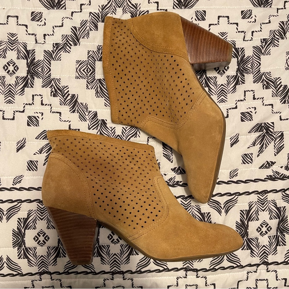 Jessica Simpson Camel/Tan Heeled Ankle Boots/Booties size 9.5